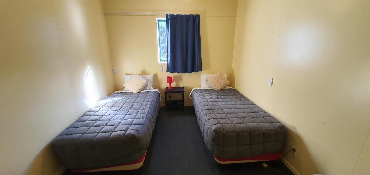 Fox Glacier Pod Hostel & Inn Bagian luar foto